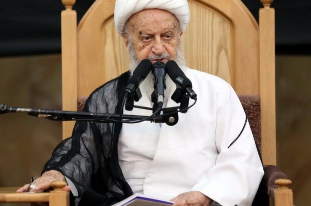 آیت الله مکارم: سخنان رئیس‌جمهور درباره حجاب و فضای مجازی زننده بود