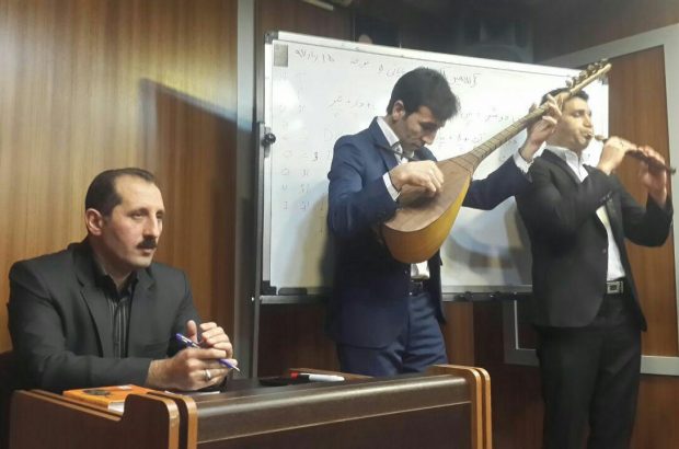 نشست تخصصی « بایاتی» در حوزه هنری آذربایجان شرقی برگزار شد