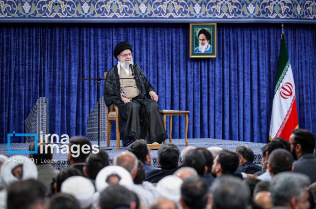 رهبر انقلاب: هیچ منفعتی برای امت اسلامی بالاتر از اتحاد نیست