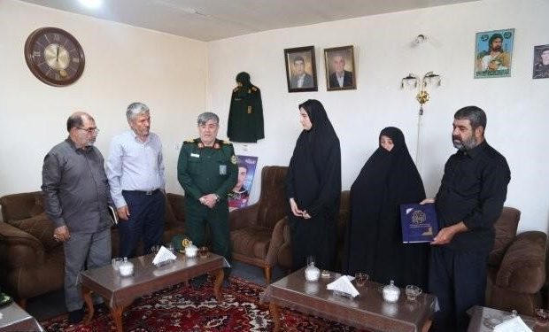 دیدار مدیر کل حفظ آثار و نشر ارزش‌های دفاع مقدس و مقاومت آذربایجان شرقی با خانواده شهید «ابوالفضل اسکندری» در خواجه