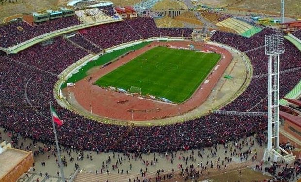تصاویر نگران کننده از زردی چمن فوتبال ورزشگاه یادگار امام تبریز: مدیر کل تکذیب کرد