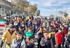 حضور پرشور مردم در راهپیمایی ۱۳ آبان